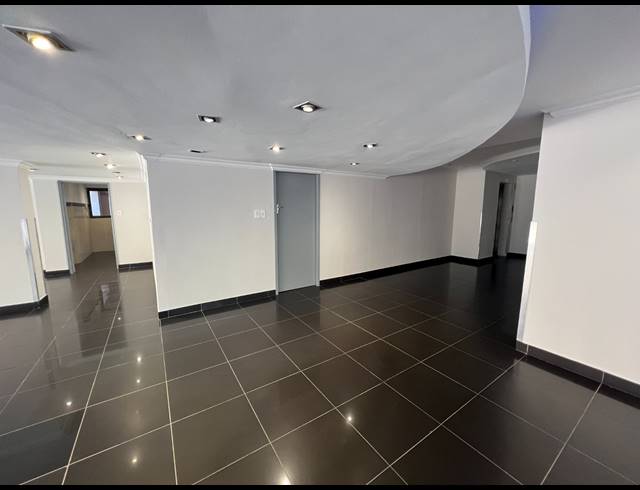 109M² OFFICE TO LET IN ROSEBANK